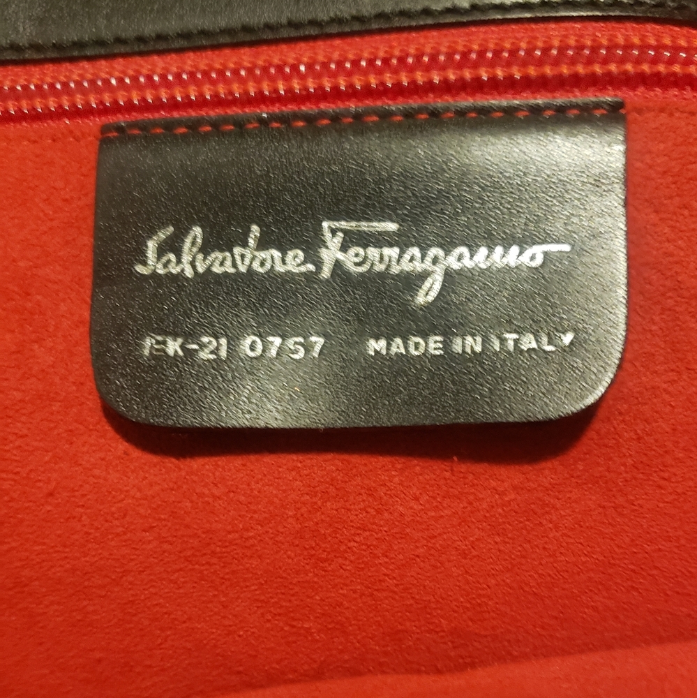 Salvatore Ferragamo handbag - Picture 7 of 10